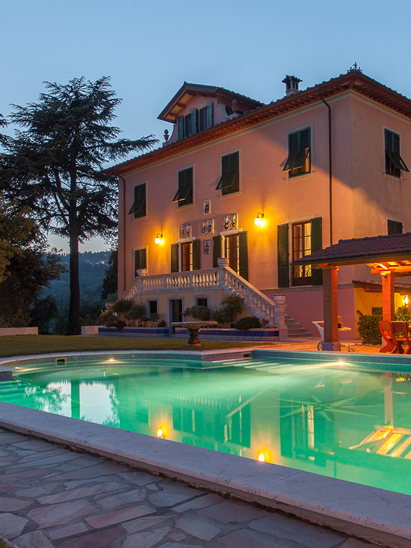 villa-notturna-600x800